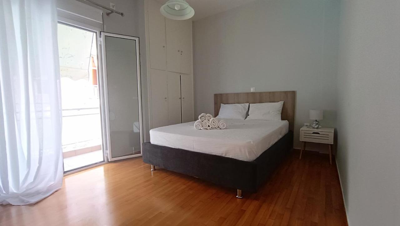 Spacious Comfortable - Gold Serenity