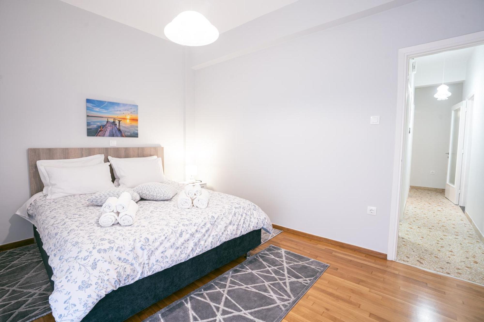 Spacious Comfortable - Gold Serenity Athens