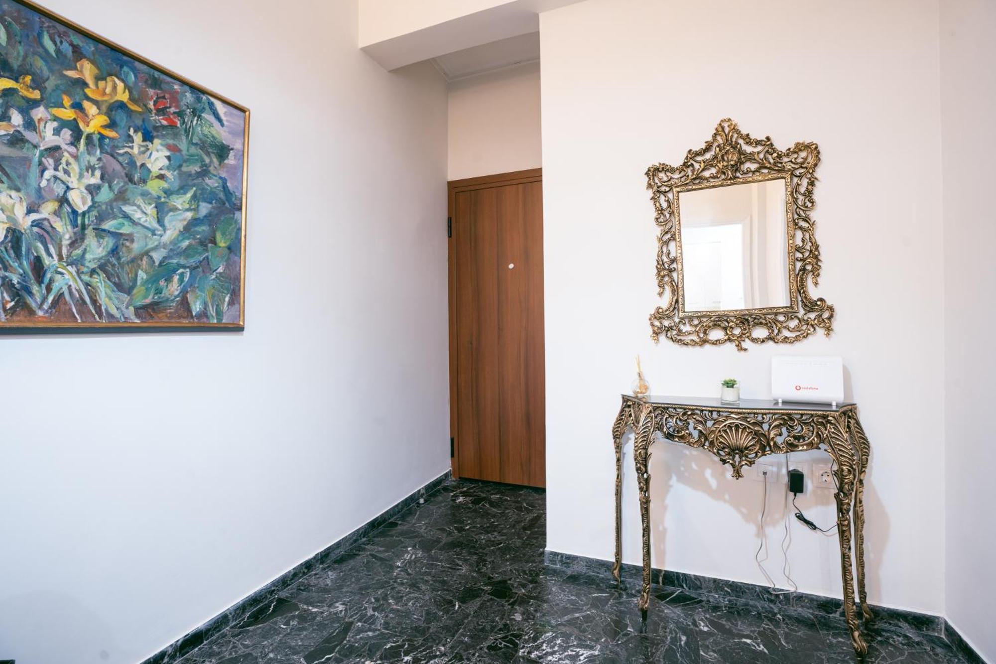 Spacious Comfortable - Gold Serenity Apartament *