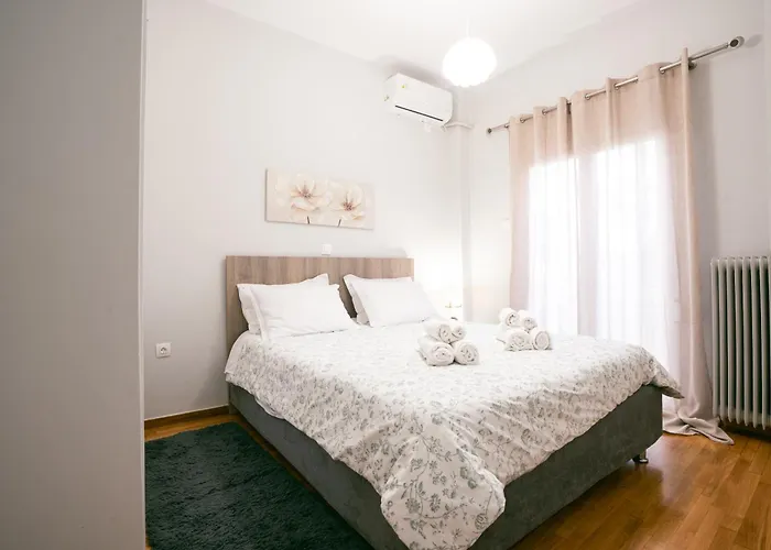 Spacious Comfortable Apartment - Gold Serenity